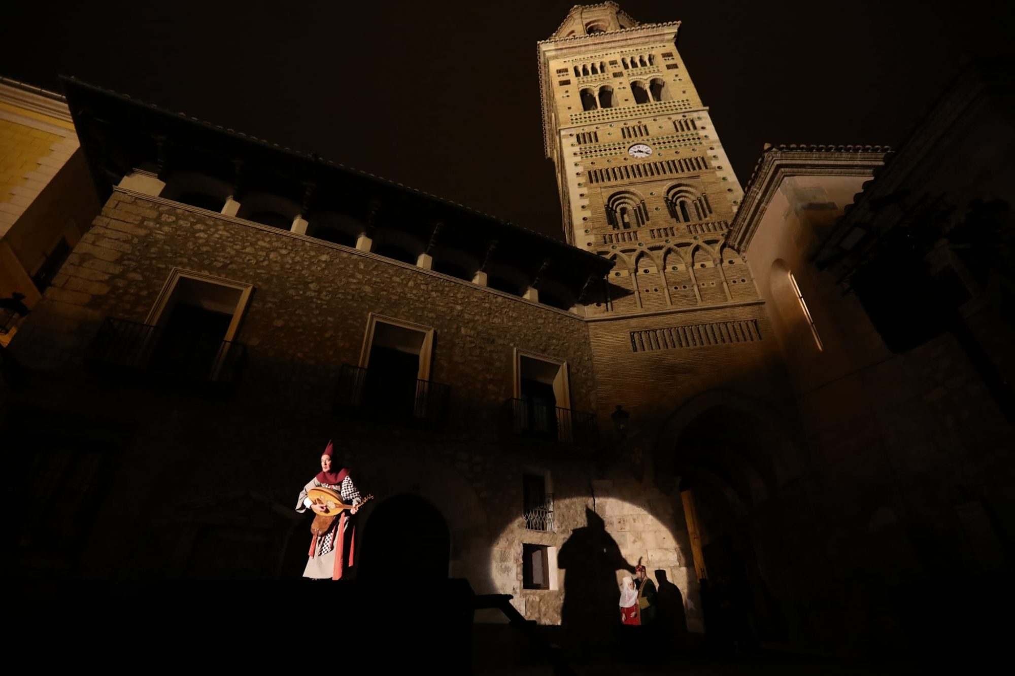 La trágica historia de los Amantes de Teruel se convierte en alegre fiesta popular