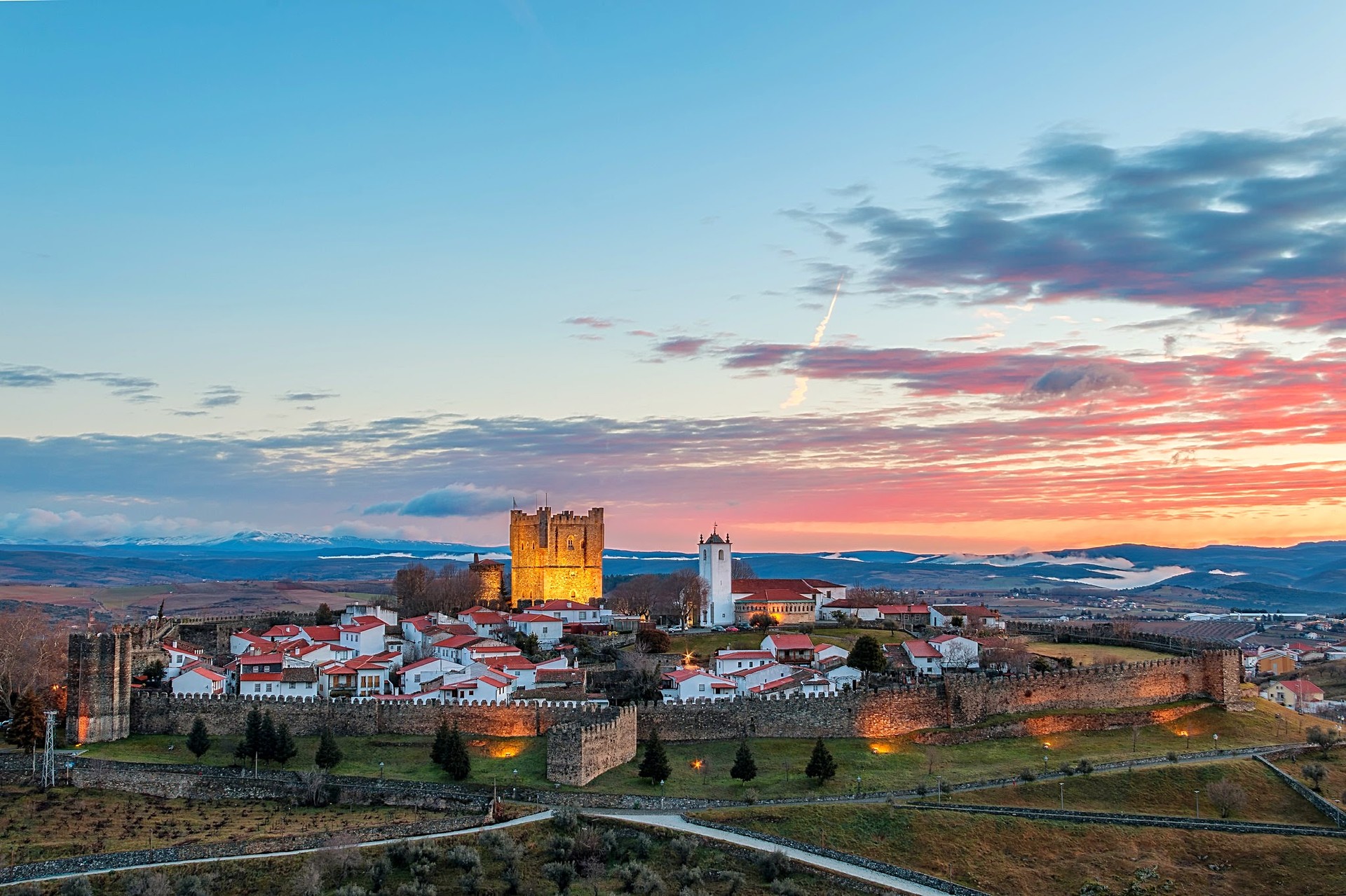 Lugares que descubrir en la raya que une España y Portugal con el Duero como protagonista