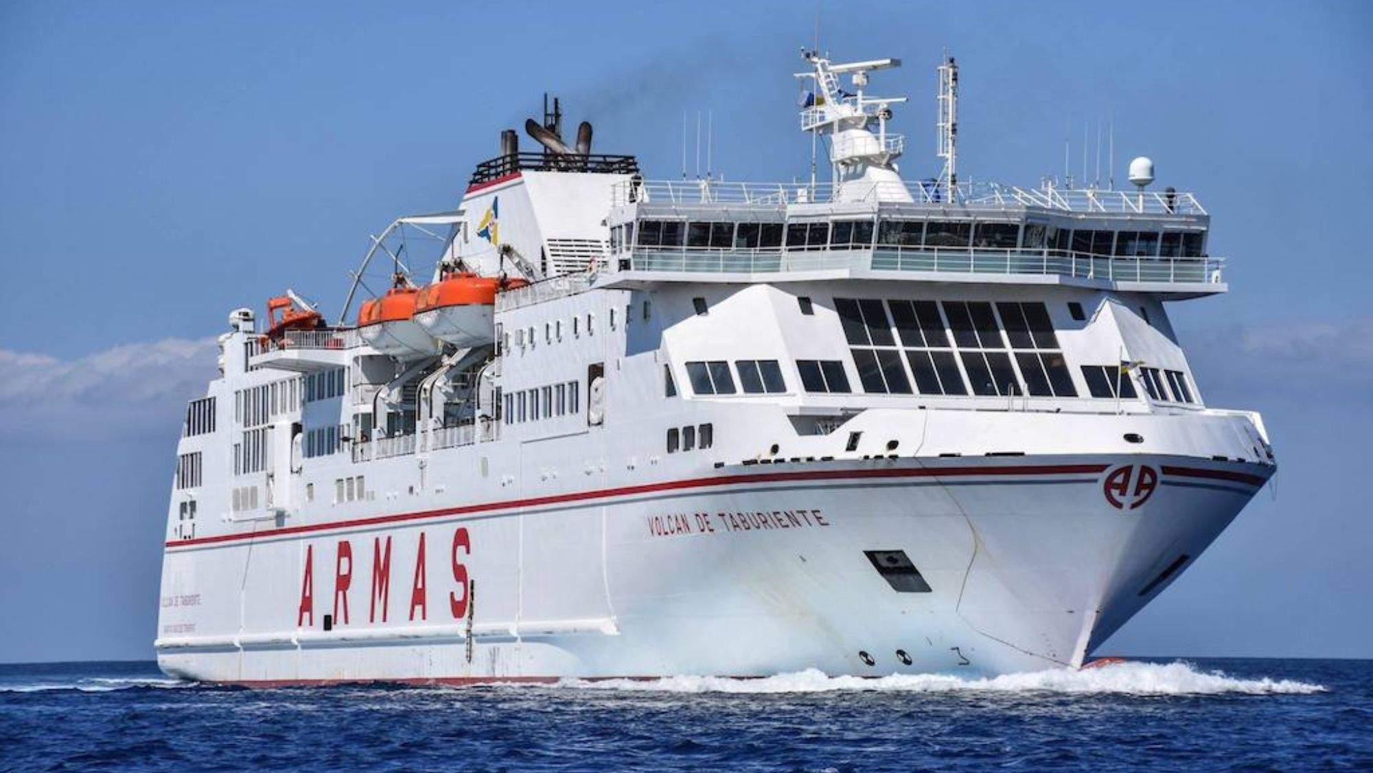 Baleària se impone y adquiere por 215 millones el negocio de Armas en Canarias