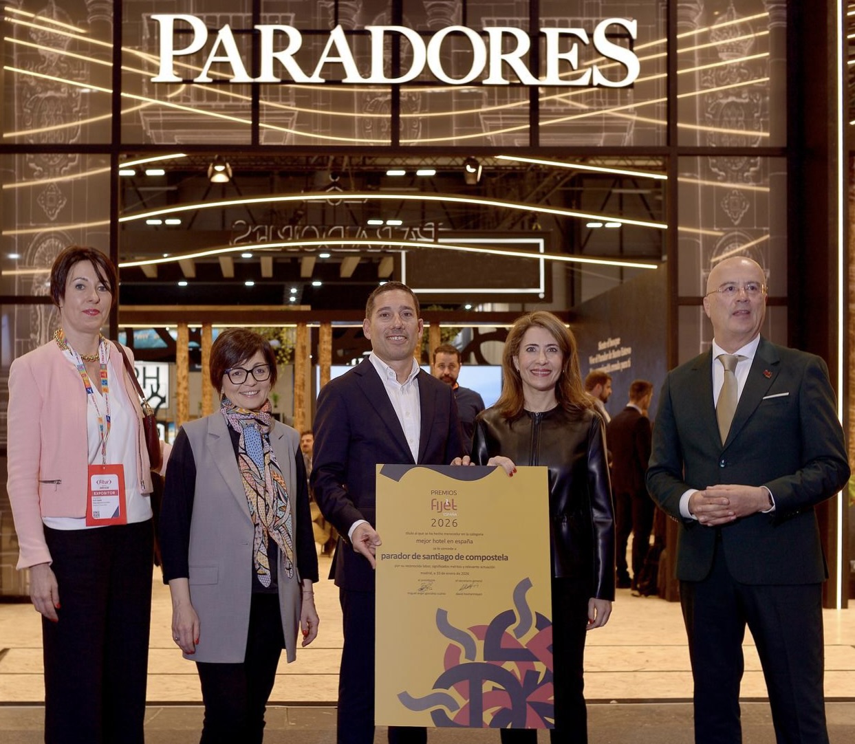 El Parador de Santiago de Compostela recibe el premio como Mejor Hotel de España
