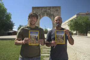 Alejandro Muñoz, izquierda, fue el último ganador del premio otorgado por la Asociación de Periodistas de Ciudad Real